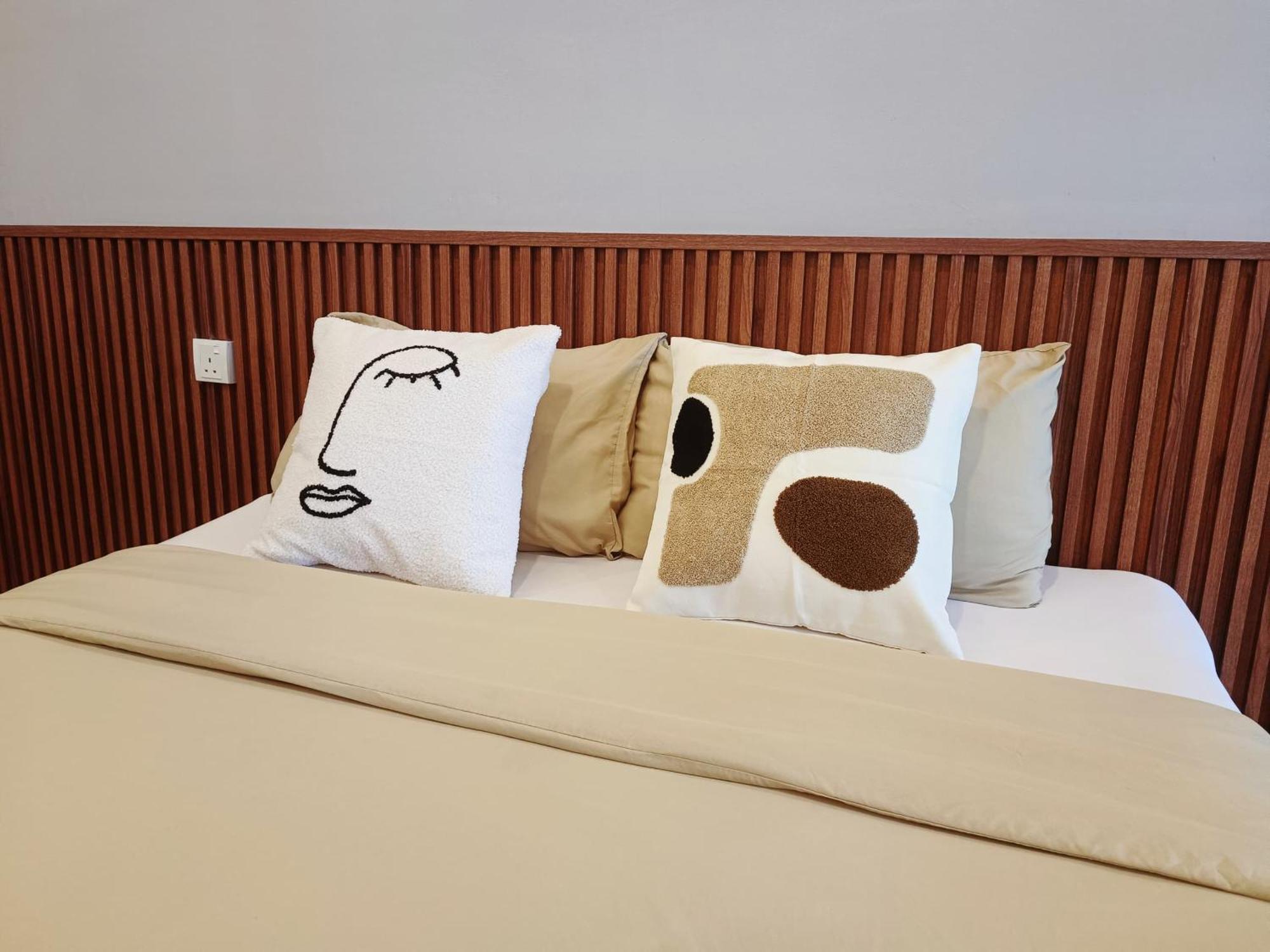 Imperio Standard By Jeffery Lam Management Apartment *